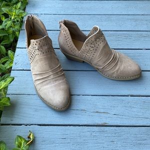 Report tan ankle booties, size 6.5.